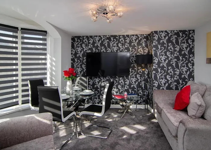 New Luxury Seaview Apt2 Free Parking Special Deal